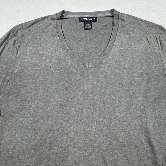 Banana Republic Sweater Men's L Luxury‎ Blend Cashmere Silk Long Sleeve V Neck - Picture 2 of 9